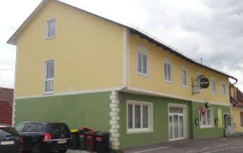 Hotel sWirtshaus M&N Zeltweg Exterior foto